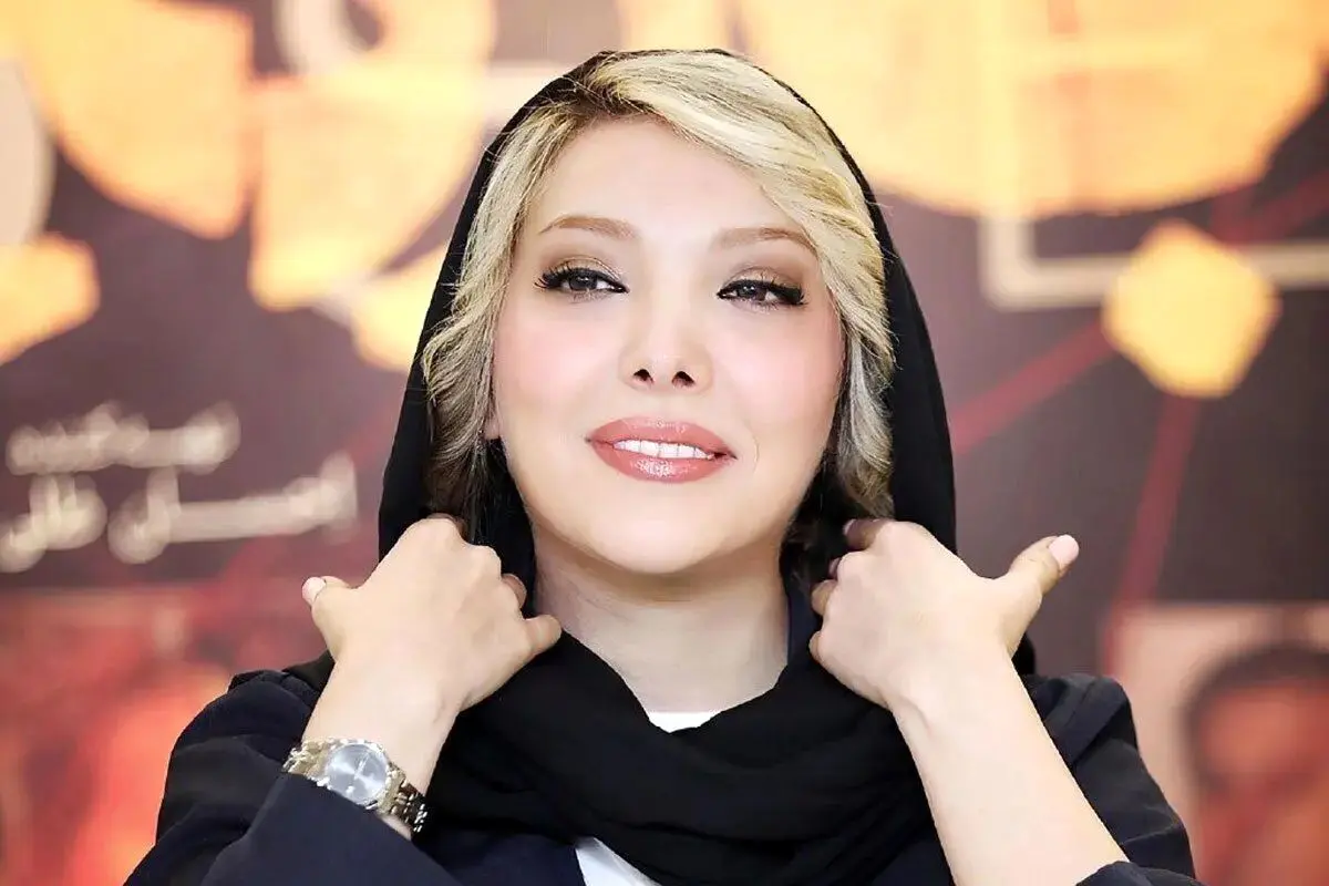 گریم خاص صدف اسپهبدی در پشت‌ صحنه یک نمایش