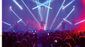 لو رفتن پلی‌بک در کنسرت و خواننده ای که فقط ویترین است!