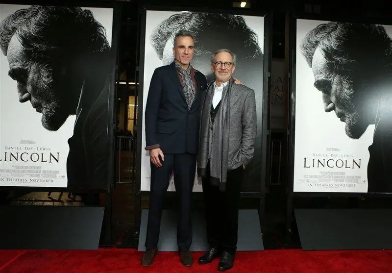 اسپیلبرگ برای رئیس جمهور آمریکا سریال می سازد