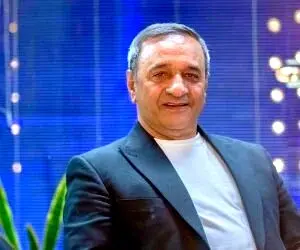 علی اوسیوند بازیگر سریال آلا: یک مشت بُنجُل در سینما جمع شدند