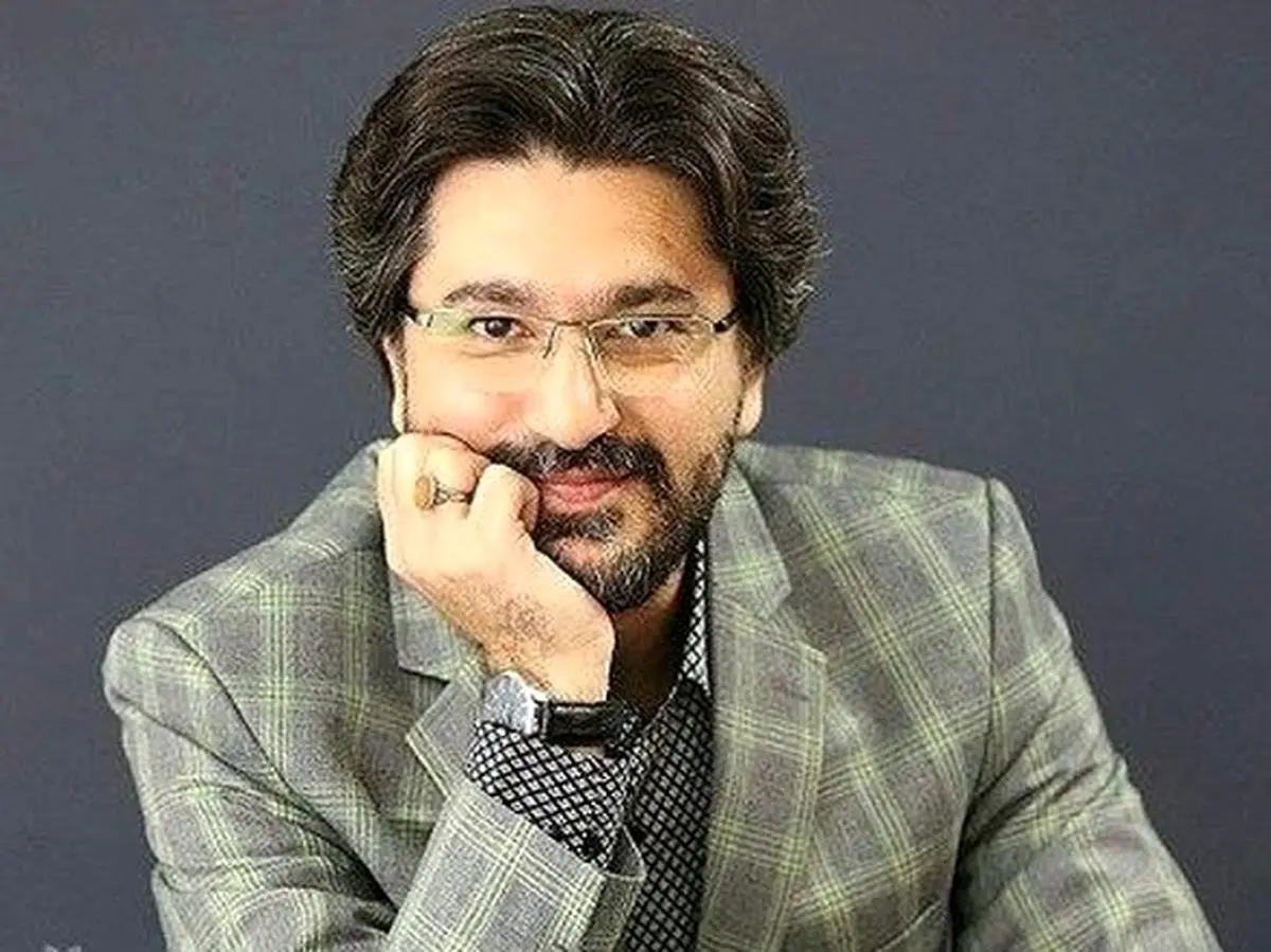 عکس فراگیر از کافه‌گردیِ آقای مجری و همسر