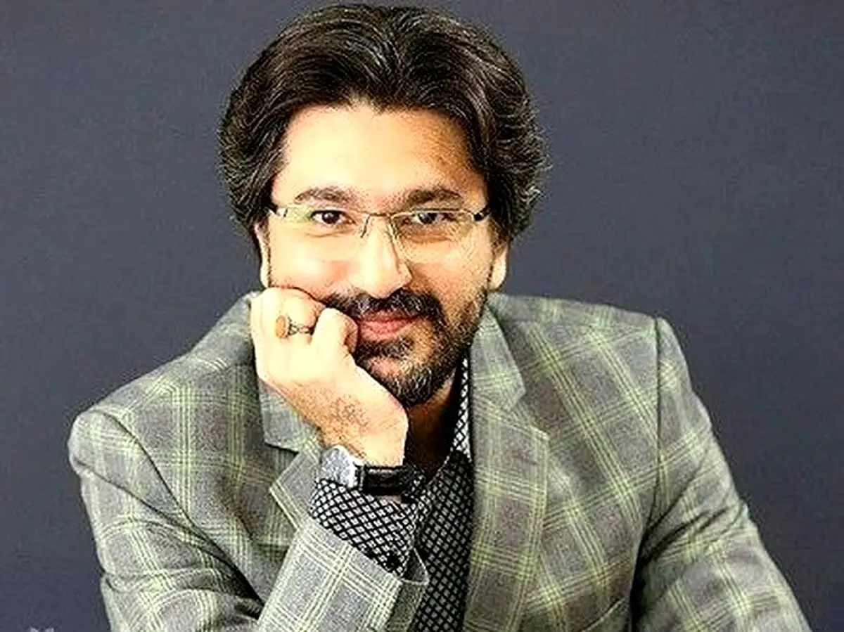 عکس فراگیر از کافه‌گردیِ آقای مجری و همسر