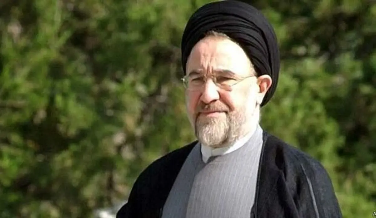 حضور سید محمد خاتمی در بافت تاریخی یزد و گپ و گفت بااهالی و کاسبان بافت تاریخی/ ویدئو
