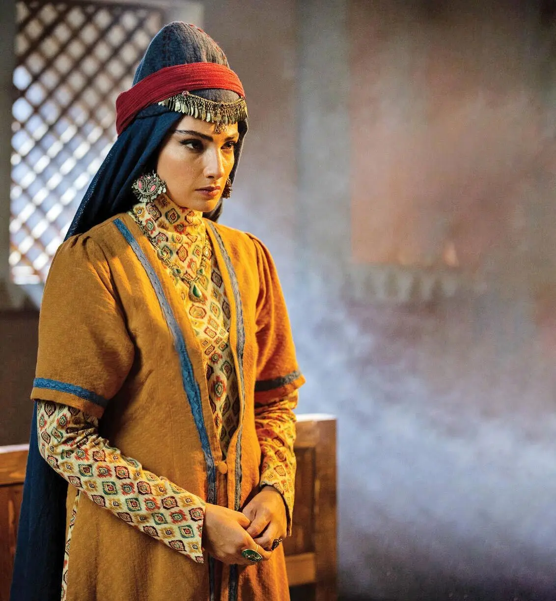 محیا دهقانی: نخواستم ماه منیر صرفا یک بانوی زیبا باشد
