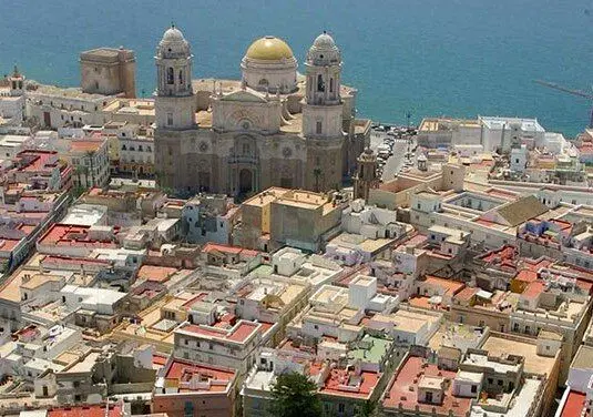 شهری که شبیه به یک تابلوی نقاشی است
