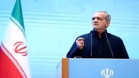 پزشکیان: بخوانیم تا همدل شویم/ اهدای قرآن دست نویس کودکان به پزشکیان/ ویدئو
