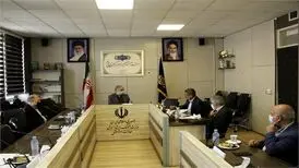 نباید در نمایشگاه‌های کتاب خارجی توریست باشیم
