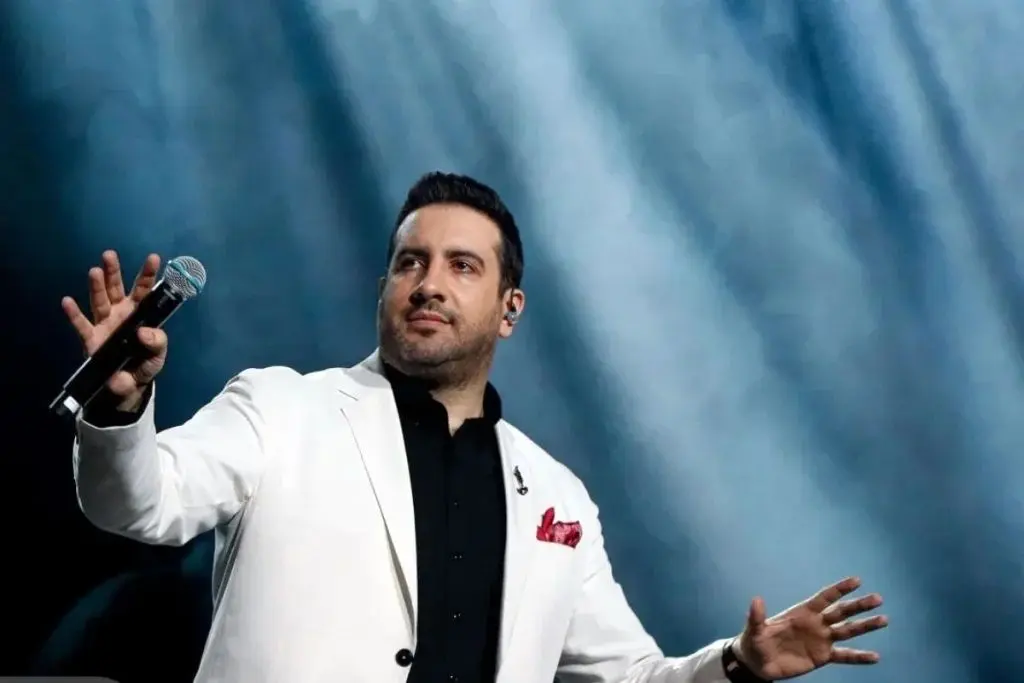 بیوگرافی امید حاجیلی: از آغاز فعالیت تا موفقیت در دنیای موسیقی/عکس