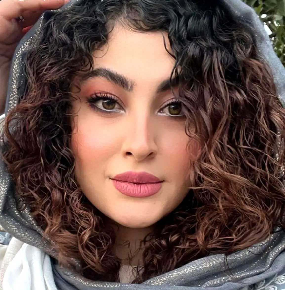 تیپ جدید بازیگر زن مشهور با تم مشکی