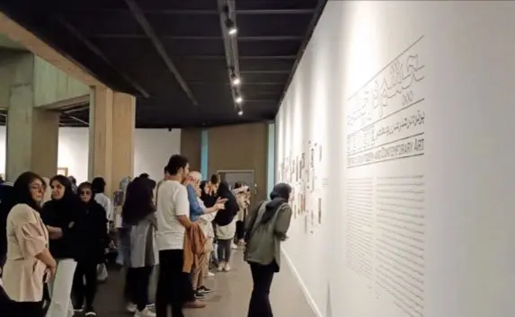 از پیک موتوری تا نوزادها در کالسکه ؛ دلیل صف طولانی موزه هنرهای معاصر چه بود ؟
