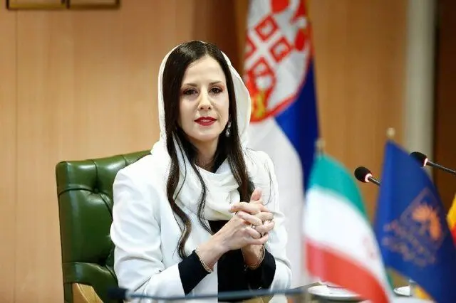 قاب‌های دیده نشده از همسر رییس جمهوری صربستان
