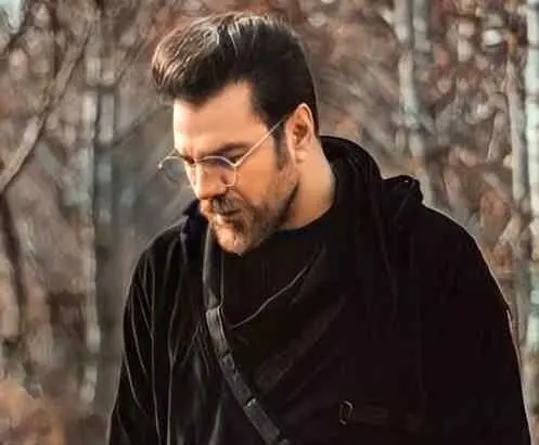 غم‌انگیزترین درخواست آقای خواننده از مردم وسط کنسرت
