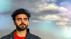 محمد صادقی از ایران خارج شد
