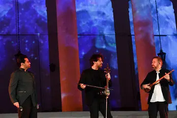 کنسرت - موسیقی‌ها با بازی نویدمحمدزاده و بهرام رادان و با موسیقی علی قمصری و سهراب پورناظری موفق نیستند
