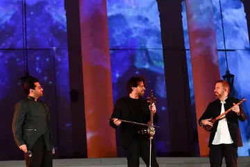 کنسرت - موسیقی‌ها با بازی نویدمحمدزاده و بهرام رادان و با موسیقی علی قمصری و سهراب پورناظری موفق نیستند