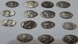 کشف ۱۵ سکه نقره اشکانی در دره‌شهر
