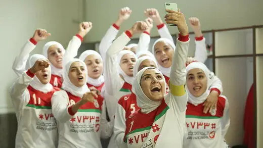 سینمای ورزشی در ایران/ از ممنوع‌الخروج شدن بازیکن زن تا آرزوی کشتی‌گیر معروف
