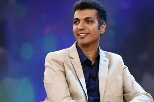 عادل فردوسی‌پور در یک محفل فرهنگی/ عکس