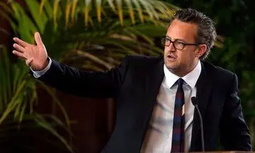 خاکسپاری «متیو پری» با حضور دوستان
