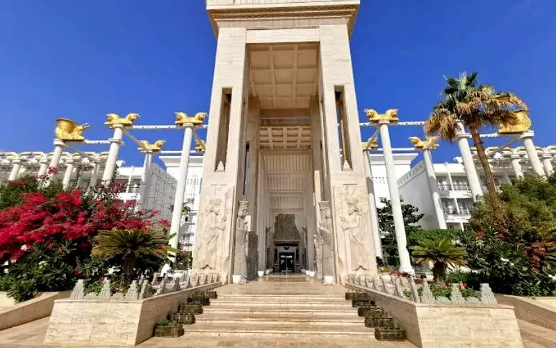هر آنچه باید درباره خدمات و امکانات هتل داریوش کیش بدانید
