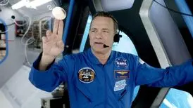 این بازیگر حاضر است برای سفر به ماه نظافتچی باشد و توالت تمیز کند!
