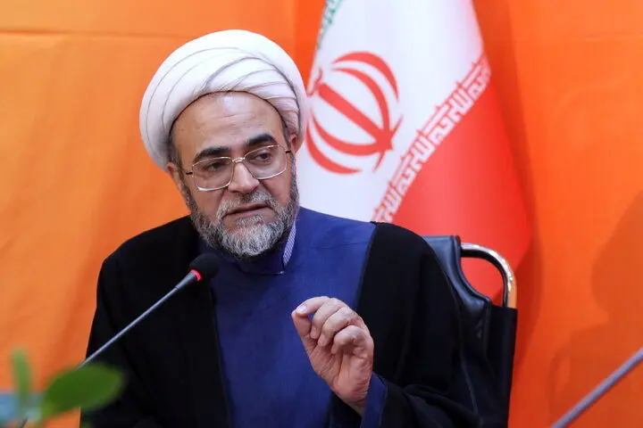 مدیر انتشارات جمال: تروریست شدن افراد از کم‌کاری ما است