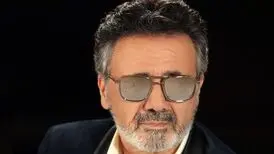 راز عینک مشکی خواننده معروف چیست؟/ ویدئو
