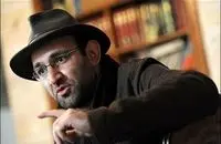  هدایت هاشمی، بازیگر: در شب‌هایی که بین مردم بودم، کسانی را دیدم که می‌گفتند در دی ماه به خیابان آمده‌ بودند و حالا پرچم ایران در دست‌شان است

