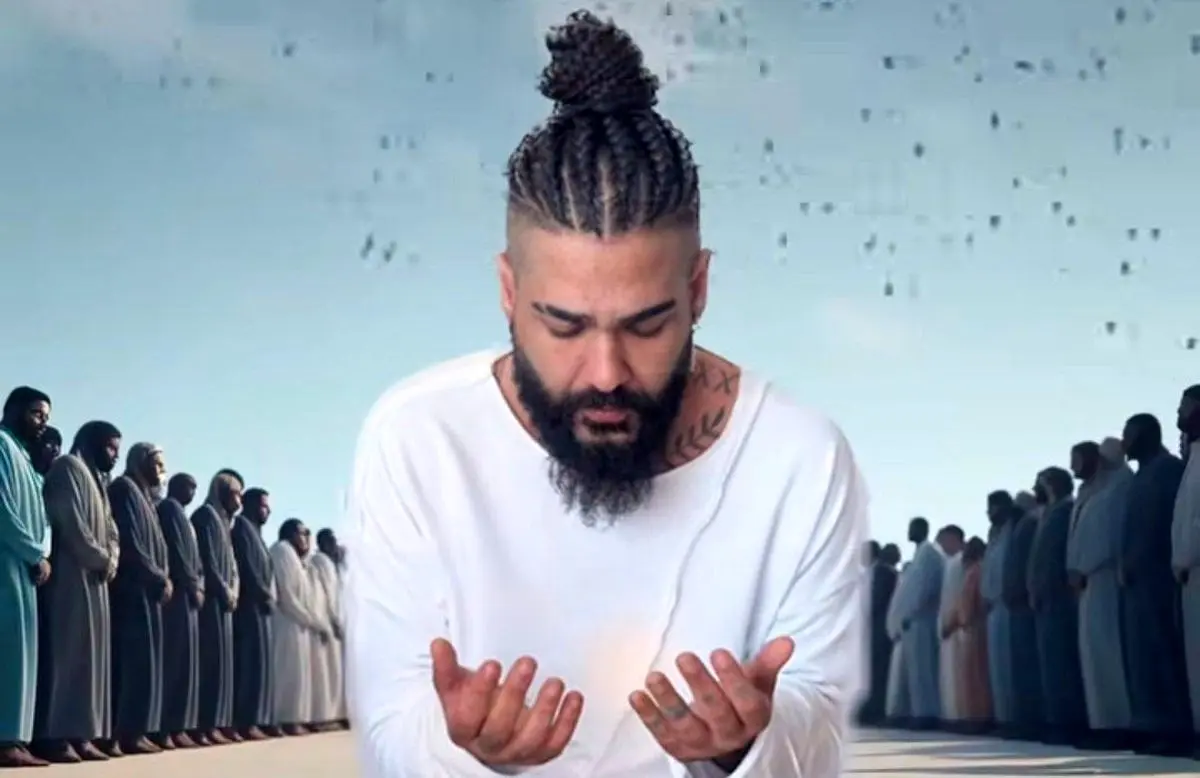 مسعود فراستی: من بین تتلو و ساسی مانکن مانده ام 
که  کدام یک مبتذل تر است