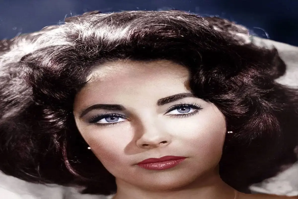 لحظه ورود هنرپیشه زن سرشناس هالیوود به تهران
