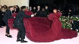 بی‌ریخت‌ترین لباس‌هایی که تا کنون افراد مشهور به تن کردند
