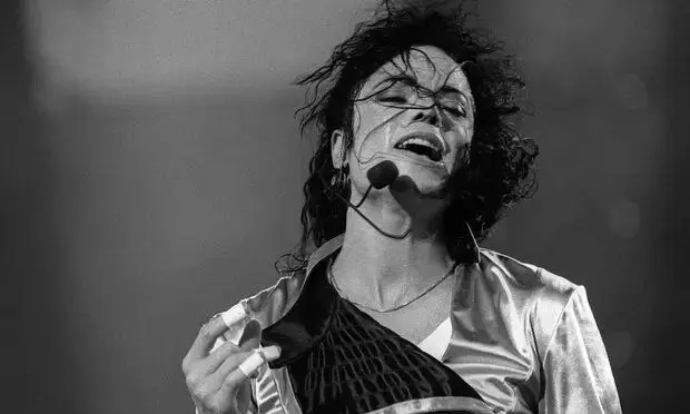 زندگی مایکل جکسون پرحاشیه مقابل دوربین