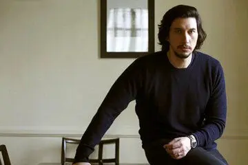 آدام درایور با چشمان گریان به ونیز رفت
