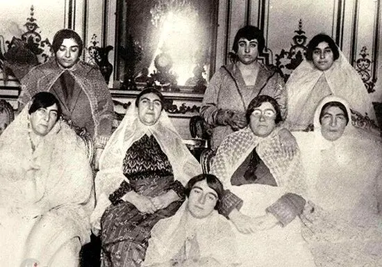 می‌دانستید زنان قاجار ساز می‌زدند؟/ عکس
