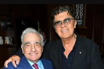 مارتین اسکورسیزی و آهنگساز فقید فیلمش جایزه می‌گیرند
