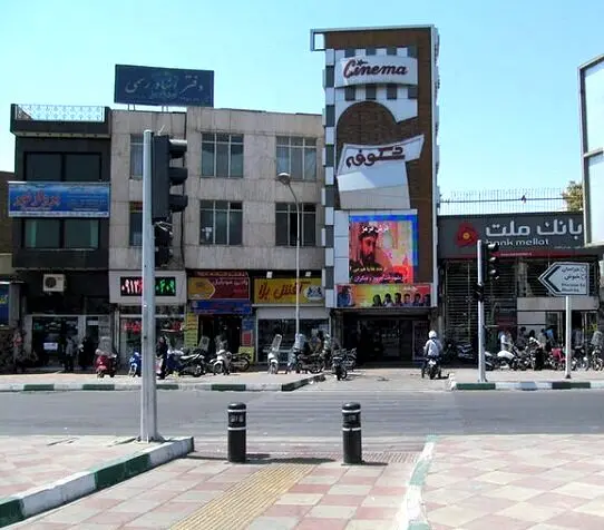 بخش‌های قابل توجهی از سینما «شکوفه» تخریب شده است
