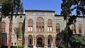 از زنگاری که حکایت از قدمت دارد تا کاشی‌های ناهماهنگی که قاجار‌ها نصب کردند/ دردسرهای مرمت و بازسازی کاشی‌ها و آینه‌های کاخ گلستان