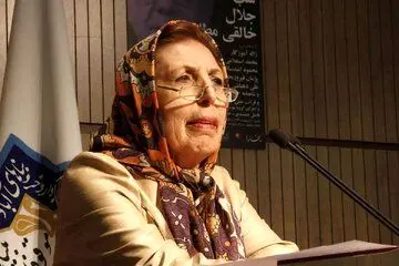 ژاله آموزگار کیست؟

