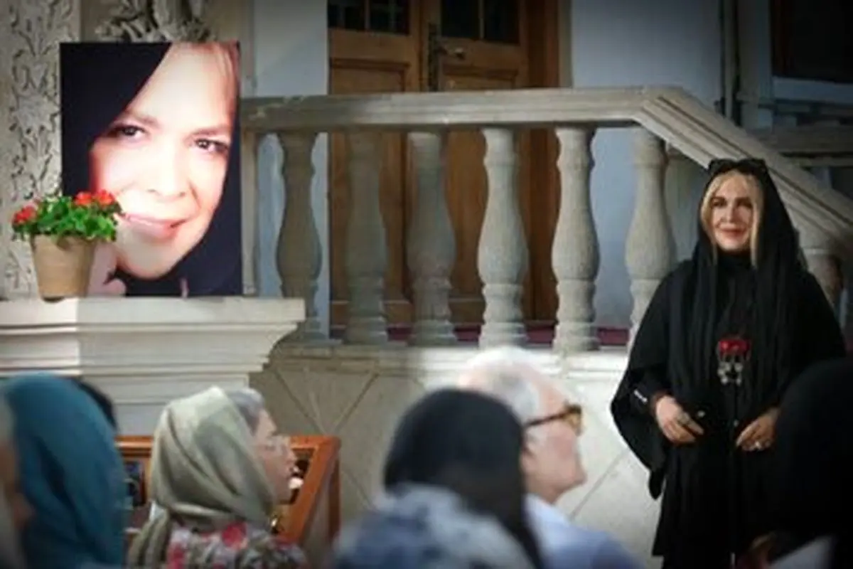 واکنش دختر بیتا فرهی به حواشی رونمایی از تندیس مادرش
