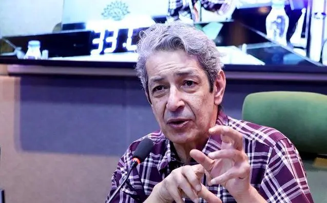 نادر مشایخی:  همایون شجریان اخیرا از مصالح موسیقی ایرانی استفاده نمی‌کند