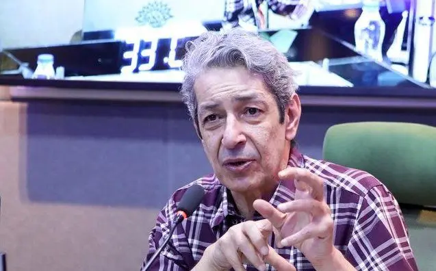 نادر مشایخی:  همایون شجریان اخیرا از مصالح موسیقی ایرانی استفاده نمی‌کند