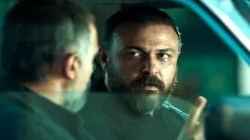(ویدئو) رضا پروانه در یک سینما توسط مردم محاصره شد!