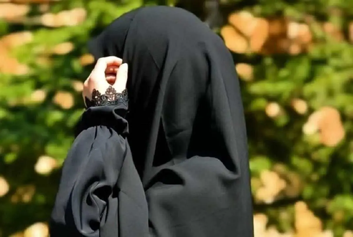 پوشش اجباری برای زنان و محدودسازی پوشش مردان در روزنامه دولت
