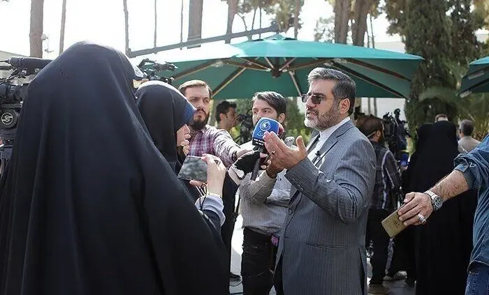 واکنش وزیر ارشاد به انتقادها از حمایت نکردن کنسرت‌های موسیقی | بنای انجام کار غیرعادی نداریم
