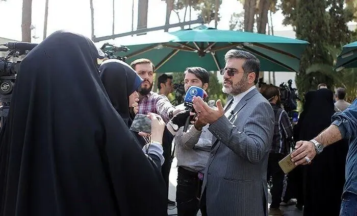واکنش وزیر ارشاد به انتقادها از حمایت نکردن کنسرت‌های موسیقی | بنای انجام کار غیرعادی نداریم
