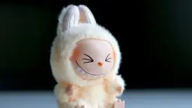 کویت عروسک لبوبو را به دلیل احتمال خفگی کودک جمع آوری کرد
