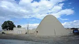 بزرگ‌ترین یخچال تاریخی تهران را ببینید | یادگار ۲۷۰ساله حسین خان در همین حوالی