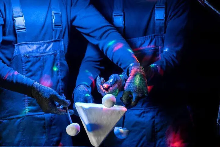 «مثلث»؛ وارونه‌سازی یک تراژدی مهم و کارگردانی که از ریسک نترسید