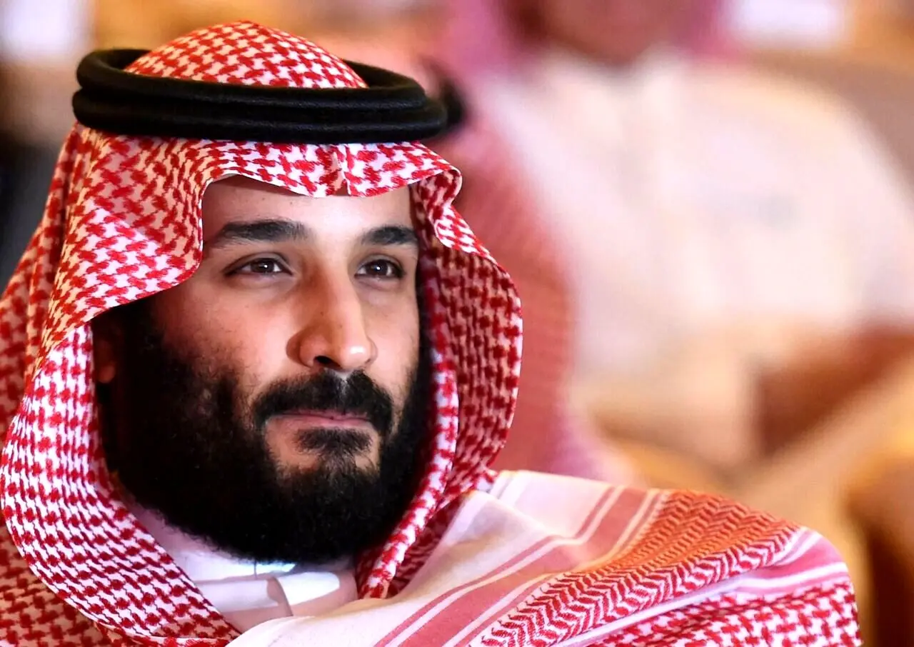 استایل جالب بن سلمان در دفتر کار جدیدش!
