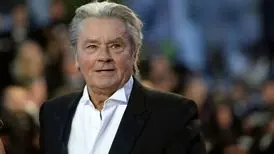 کشف ۷۲ قبضه اسلحه از خانه «آلن دلون» 
